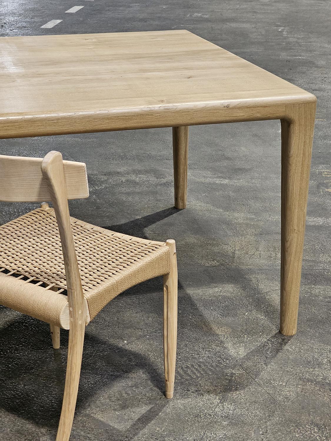 Table SEBUTUSU et chaise cordé