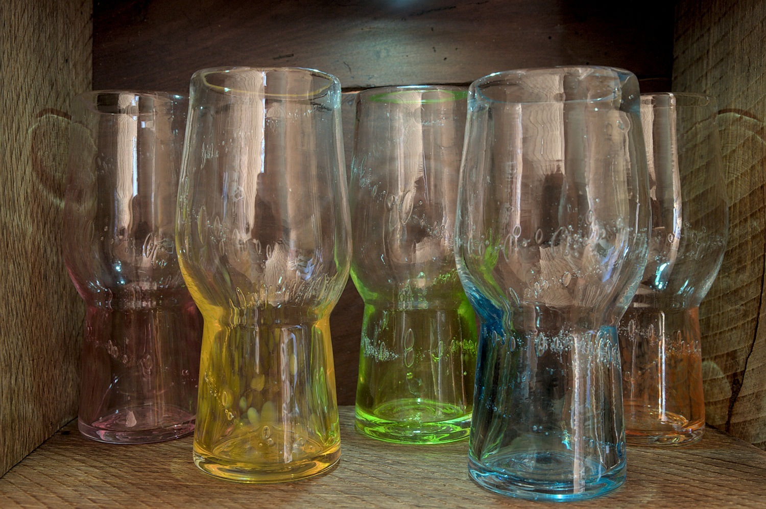 Verres de différentes couleurs