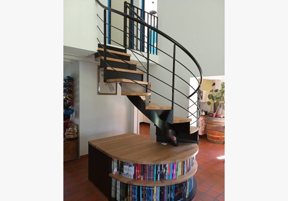 Escalier métal blanc