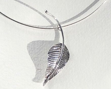 Feuille au vent - arg925 ciselé