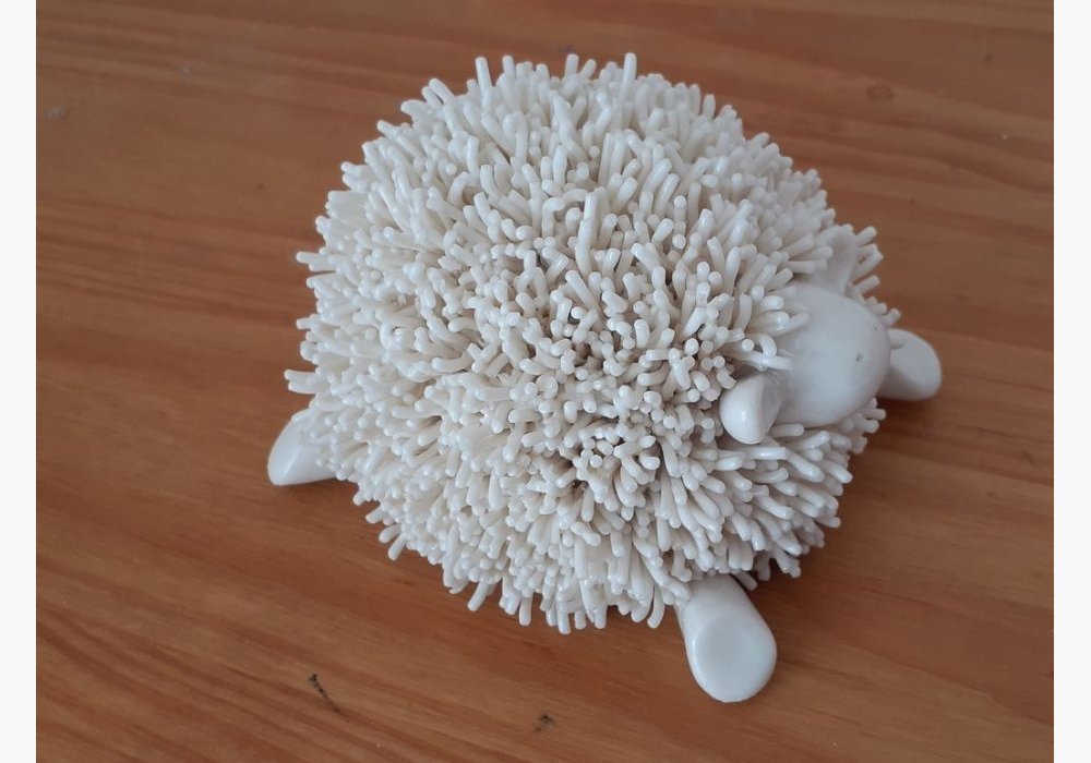 MOUTON EN PORCELAINE