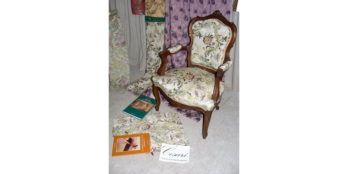 Fauteuil de style Louis XV, Rocaille, Tissu Soierie italienne