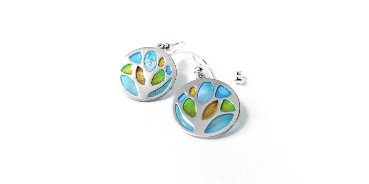 Boucles d’oreilles en émail plique à jour 