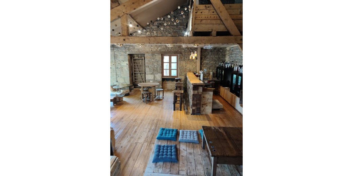 création de mobilier et de céramique pour l’aménagement d’un bar