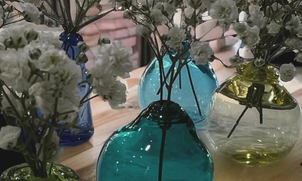 Mini vases en verre soufflés à pâquerettes
