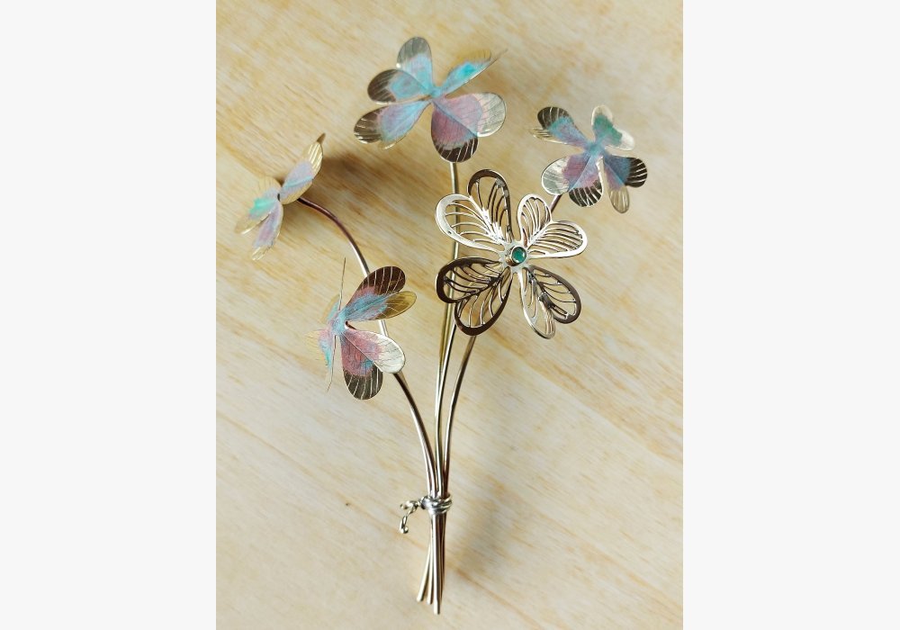 Bouquet Porte Bonheur - laiton gravé ciselé et patiné