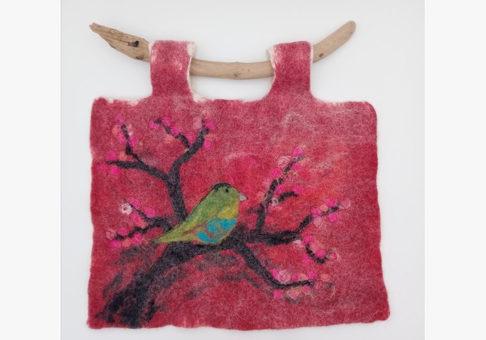 Tableau en laine feutrée et broderie en piqué libre