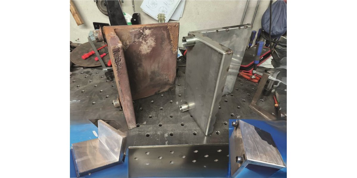 Réservoir d’eau pour ancienne cuisinière à fioul 