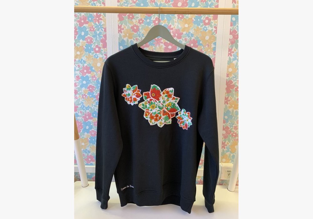 Sweat à fleur en pièce unique