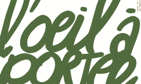L’OEIL À PORTÉE DE MAIN
