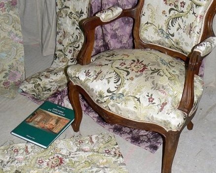 Fauteuil de style Louis XV, Rocaille, Tissu Soierie italienne