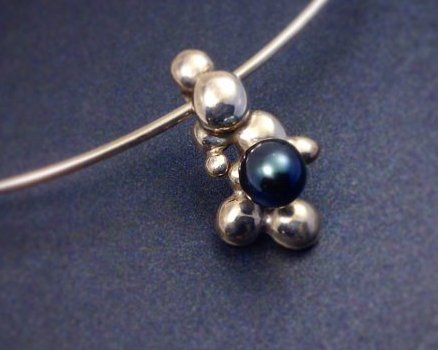 Grappe (perle noire & argent)