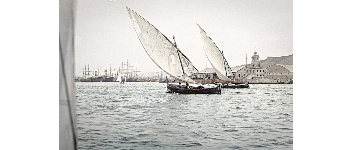 archive du Port de Barcelone vers 1890 numérisé, restauré et  colorisé par Arnaud Brukhnoff artisan d’art photographe à Bordeaux