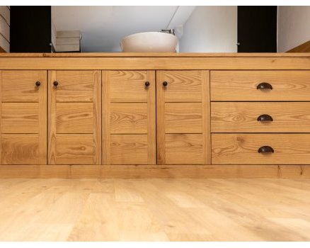 meuble frêne massif