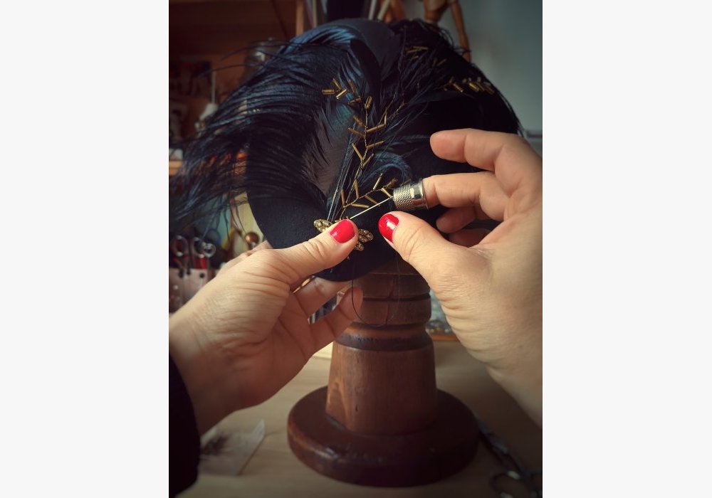 Modiste Plumassière 