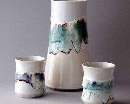 Vase et tasses en céramique