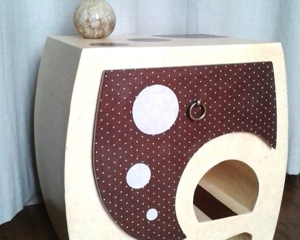 Table de chevet en carton