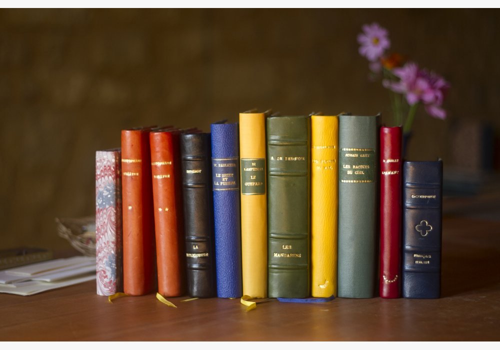 reliures toiles et peau