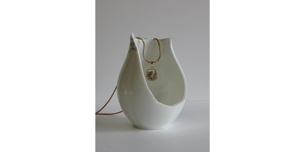 Pendentif carré - porcelaine upcyclée - Limoges Bernardaud 