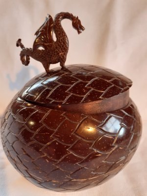 Paulard Cyril Sculpture sur Coque de Noix de coco
