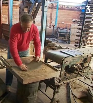 Laurent DEBORD / TUILERIE ARTISANALE DE SAINT-HILAIRE