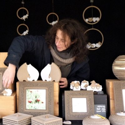 Isabelle CAILLET / DANS LES CARTONS D’ISA