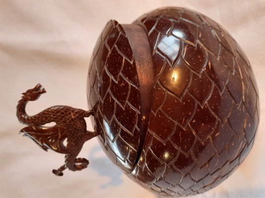 Paulard Cyril Sculpture sur Coque de Noix de coco